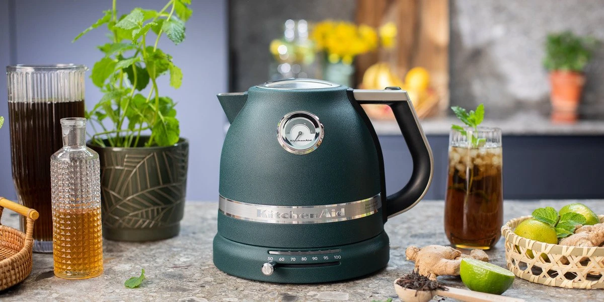 Czajnik KitchenAid Artisan 1,5 l z regulacją temperatury 5KEK1522EPP, awokado