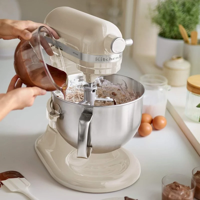 Mikser planetarny KitchenAid Artisan z podnoszoną dzieżą 5,6 l 5KSM60SPXEAC, kremowy, zdjęcie 2