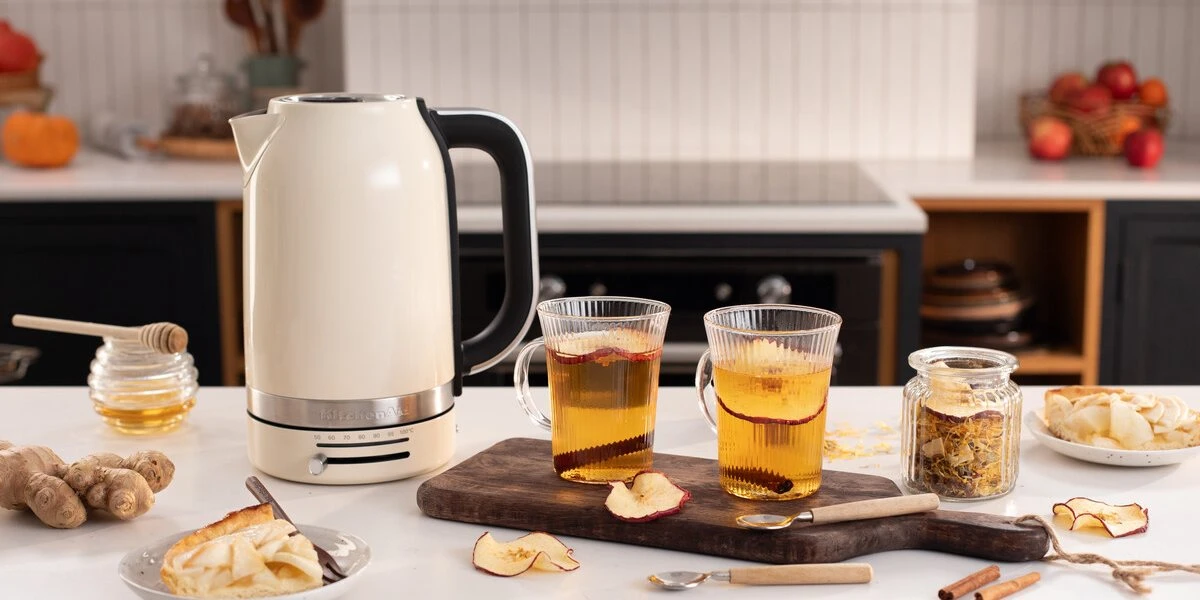 Czajnik KitchenAid 1,7 l z regulacją temperatury 5KEK1701EAC, kremowy, zdjęcie 1