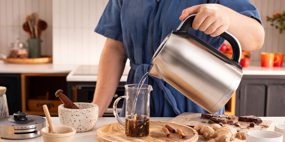Czajnik KitchenAid 1,7 l z regulacją temperatury 5KEK1701ESX, stal szczotkowana, zdjęcie 2