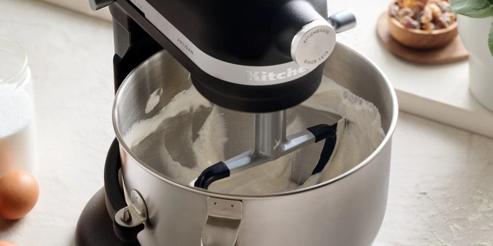 Mikser planetarny KitchenAid Artisan z podnoszoną dzieżą 5,6 l 5KSM60SPXEBM, czarny mat, zdjęcie 3