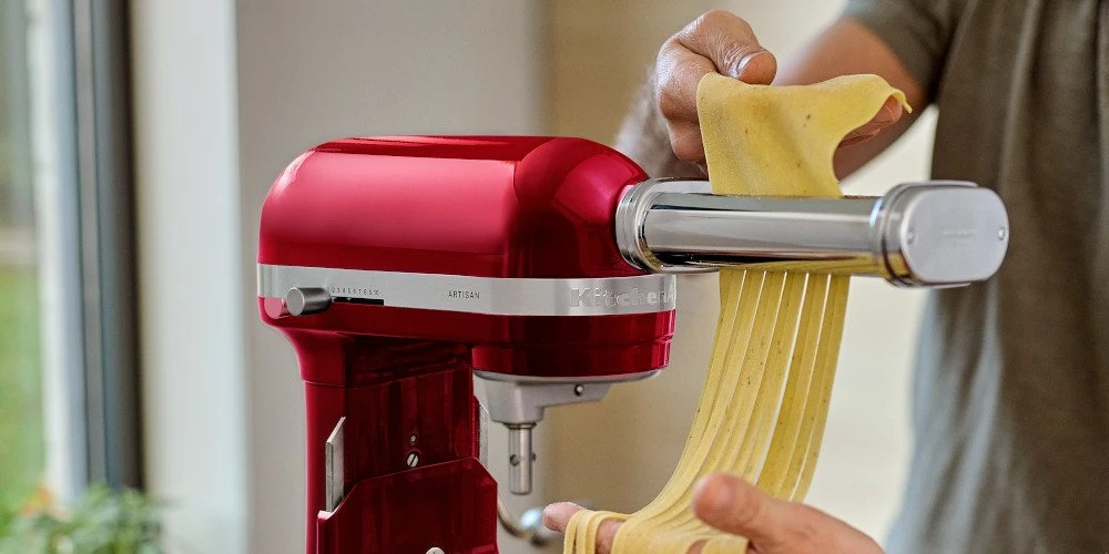 Mikser planetarny KitchenAid Artisan z podnoszoną dzieżą 6,6 l 5KSM70SHXECA, czerwony karmelek