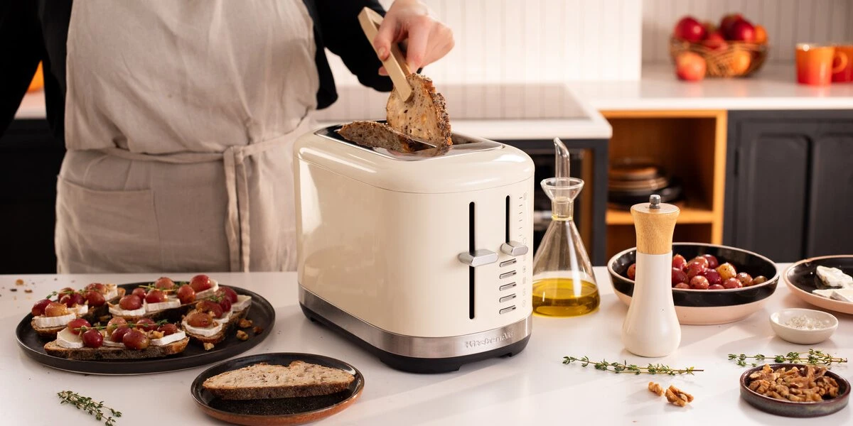 Toster KitchenAid na 2 kromki z manualnym sterowaniem 5KMT2109EAC, kremowy, zdjęcie 2