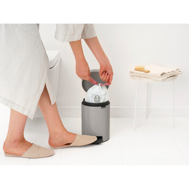 Kosz pedałowy Brabantia NewIcon 3 l, Soft Grey