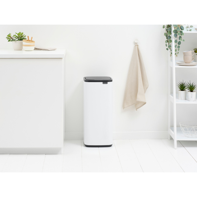 Kosz na śmieci Brabantia Bo Touch Bin 30 l, biały, z wiadrem z uchwytem