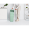 Kosz do segregacji Brabantia Sort & Go 40 l Jade Green ze wspornikiem ściennym