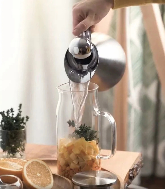 Dzbanek szklany do napojów 1.0 l slim – Wilmax