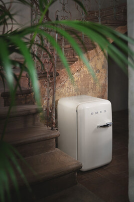 Smeg - Minibar FAB5RCR6 50'S RETRO STYLE - kremowy