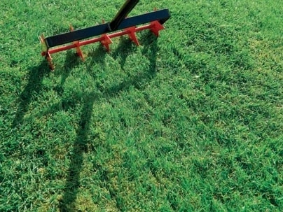 Wytrzymały aerator trawnika na kolce Garland