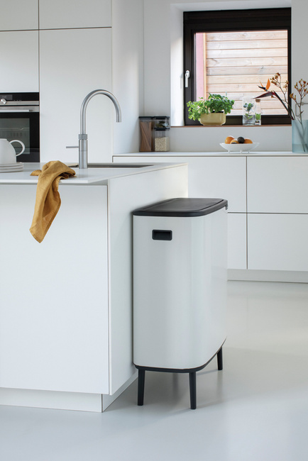 Kosz dotykowy na śmieci Brabantia Bo Touch Bin 2 x 30 l, biały, 130601