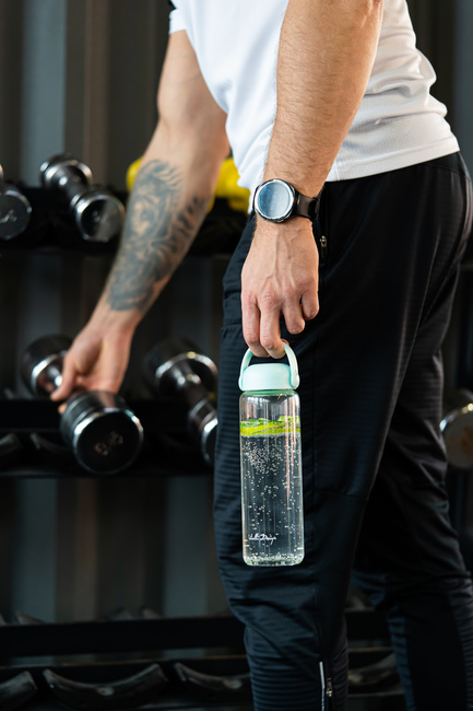 Szklana butelka na wodę Fuori 540 ml Miętowa 30251 - Vialli Design
