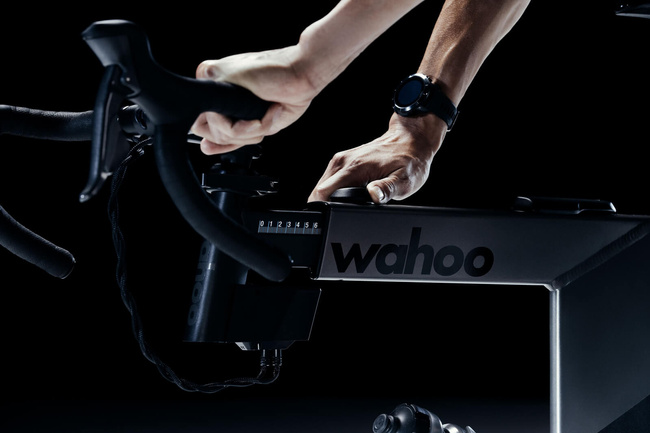 Wahoo New Kickr Bike 2022 Wi-Fi trenażer rowerowy