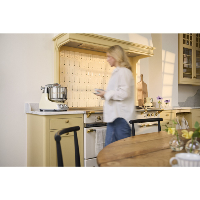 Roboty planetarne Ankarsrum Kremowy AKM6230 LC