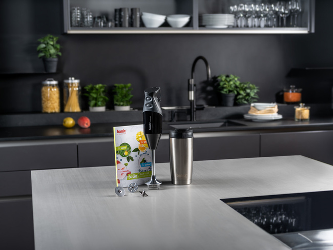 Blender ręczny Bamix M200 ToGo z bidonem w zestawie - Czarny