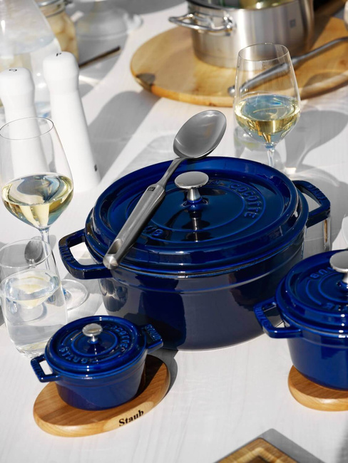Garnek żeliwny Staub La Cocotte okrągły 26 cm, 5,2 l, niebieski