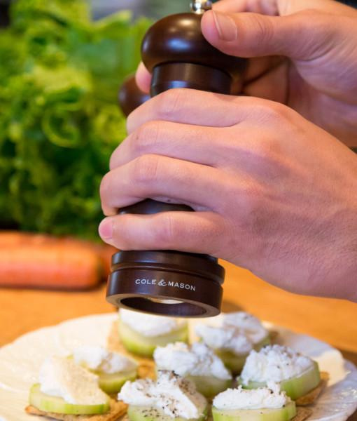 Młynek do soli Capstan forest 16,5 cm - Cole & Mason