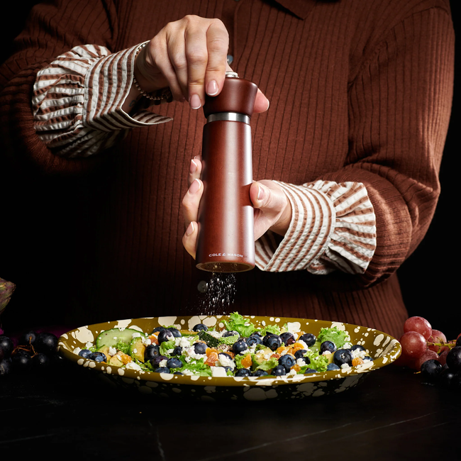 Młynek do pieprzu 18 cm Millbank orzech Cole & Mason