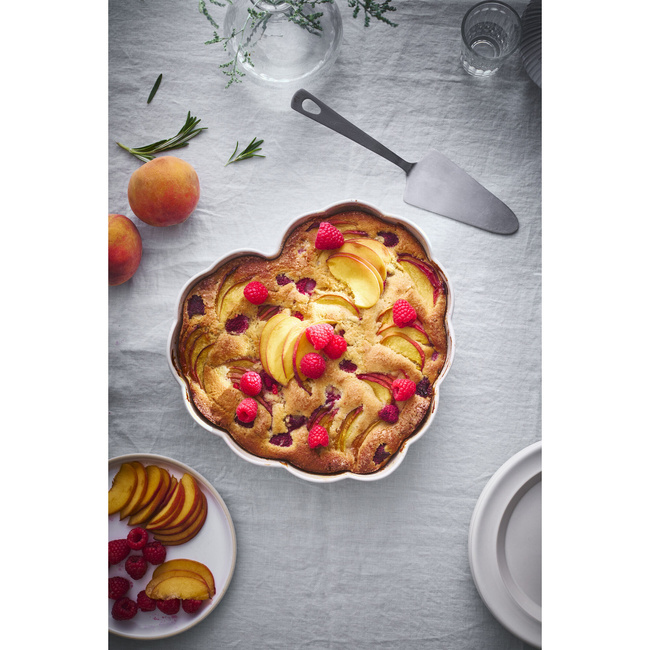 Naczynie do zapiekania w kształcie serca wykonane z ceramiki różowe Emile Henry 