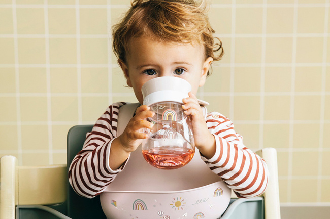 Kubek Dziecięcy Treningowy Do Nauki Picia Mio 300 Ml Sunshine & Rainbow - Mepal