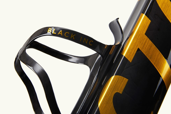 Koszyk na bidon Black Inc Gold Medal Edition BI-WBCCF, karbonowy