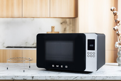 Smeg - Kuchenka mikrofalowa SDA Collezione - czarny mat