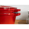 Zestaw 2 naczyń + pokrywka 24 cm czerwony - Staub