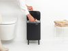 Kosz na śmieci Brabantia Bo Hi 7 l Matt Black na nóżkach