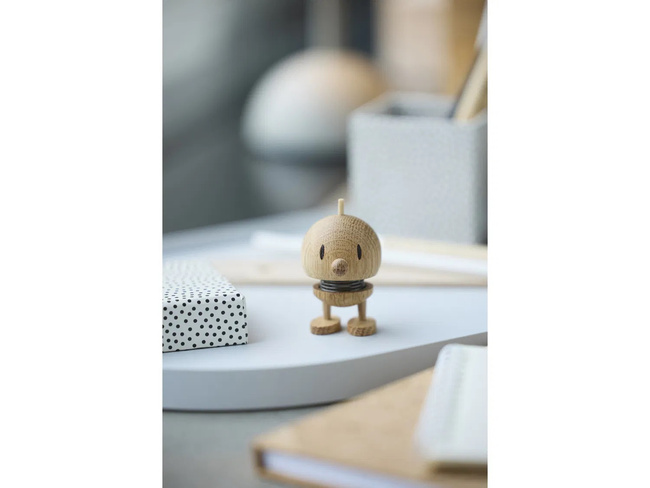 Hoptimist figurka Bumble Xs Mini dąb Fsc dekoracja skandynawska 5,8 cm