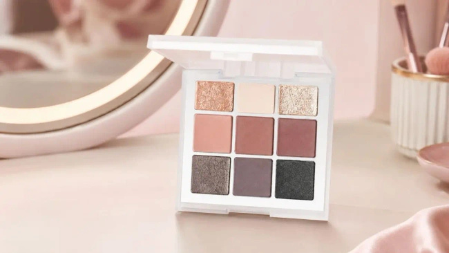 Paleta cieni do powiek Lovro Moderate Eyeshadow Palette, 9 odcieni, 8 g
