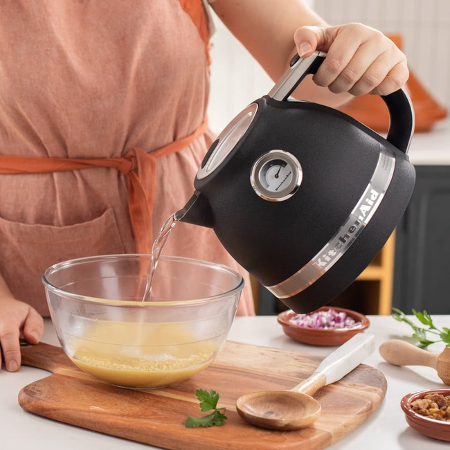 Czajnik Artisan 1.5L KITCHENAID 5KEK1522EBK Żeliwny