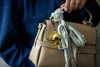 Zawieszka brelok Bumble 2w1 figurka Gold sprężynująca bag charm Hoptimist
