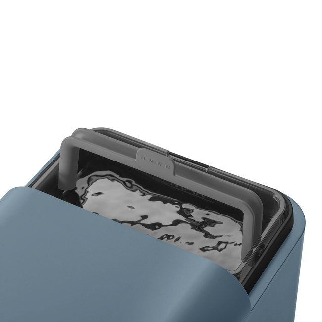 Smeg Automatyczny ekspres do kawy BCC13SBMEU