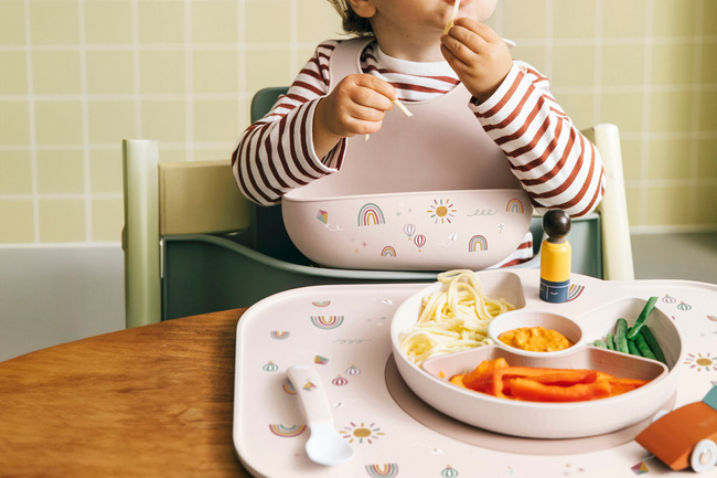 Śliniak silikonowy z kieszonką Mio Sunshine & Rainbow Mepal 