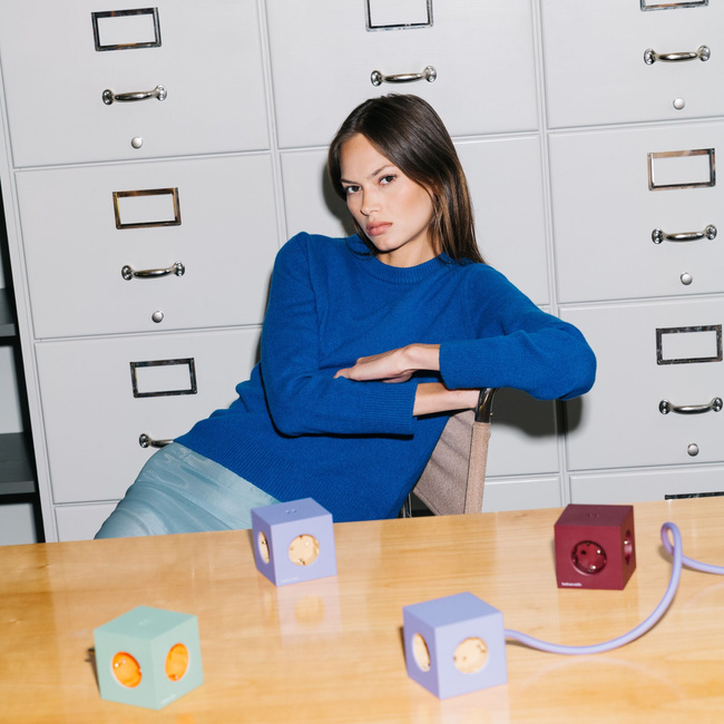 Square 2 - Usb-c (f) Bauhaus Lavender Glow - Avolt