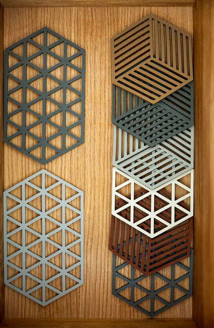 Podkładka pod naczynia Triangles 24 cm Olive Green - Zone Denmark