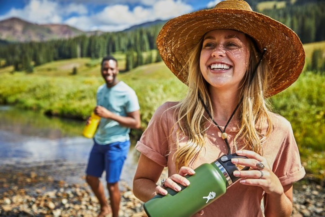 Zakrętka Hydro Flask Wide Mouth Flex Cap z uchwytem, czarna