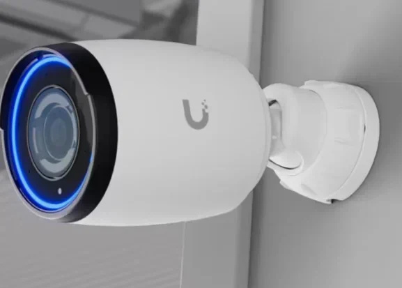UBIQUITI UVC-AI-Pro Biała Kamera IP 4K Ultra HD 30fps IP65 3x Zoom Optyczny PoE 1000Mbps