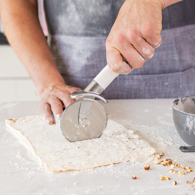 KitchenAid radełko do pizzy Porcelain White stal nierdzewna, ergonomiczne