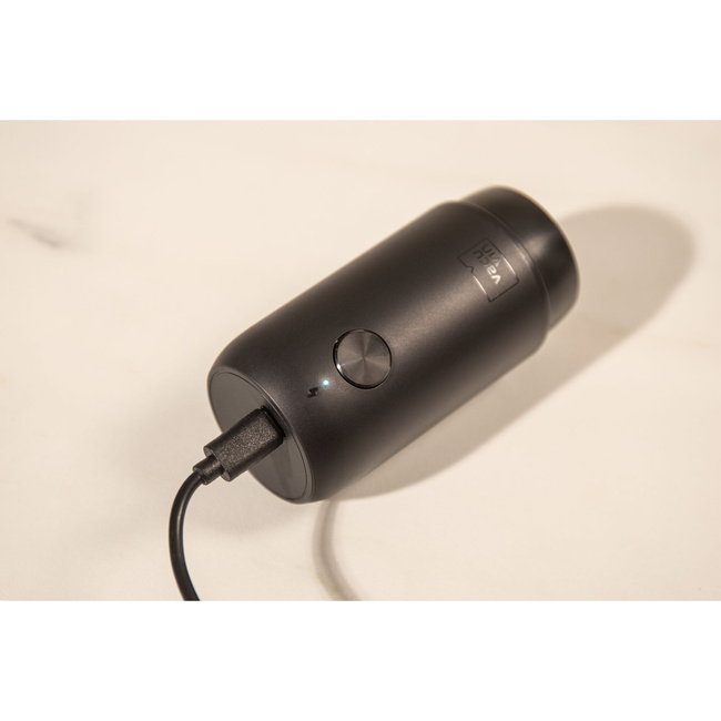 Elektryczna pompka próżniowa do wina Vacu Vin z 2 korkami, akumulator USB-C