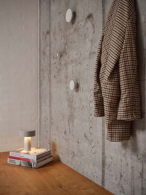 Lampka bezprzewodowa LED Zone Denmark Oblong, Warm Grey
