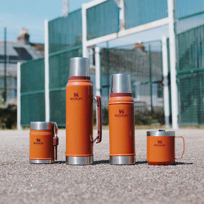Kubek z uchem Everyday Camp Mug Hammertone Clay 0,35l - Stanley.