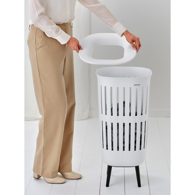 Kosz na pranie Brabantia Collect-It Hi 55 l na nóżkach, biały