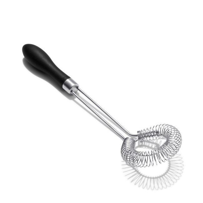Trzepaczka do sosów OXO Good Grips, stalowe druty, czarny uchwyt