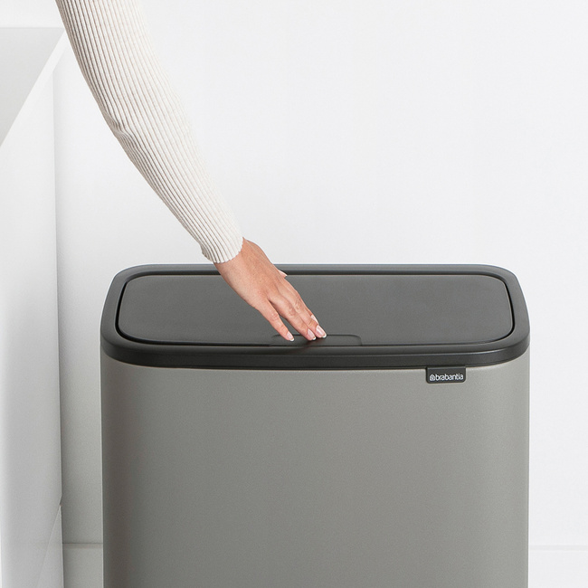 Kosz na śmieci 34L (11+23) Bo Touch Bin - Mineral Concrete Grey - Brabantia