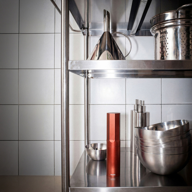 Młynek do pieprzu i soli Alessi KG01, czarny, aluminium
