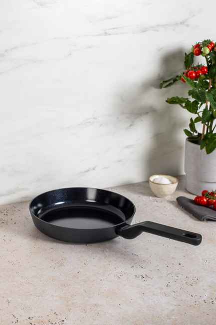Patelnia Brabantia Onyx 24 cm 101810, czarna, ceramiczna powłoka