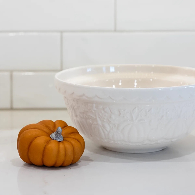 Misa ceramiczna Mason Cash Pumpkin 24 cm, 2 l, kremowa z motywem dyni