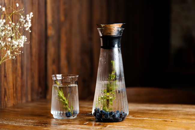 Szklanki wysokie Vialli Design Mia 2033 z tłoczeniami, 2 x 400 ml
