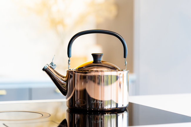 Czajnik 1,5l Z Gwizdkiem Diamante Złoty Rose Gold Polerowany 1258