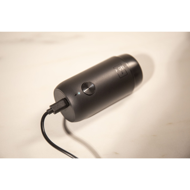 Elektryczna pompka próżniowa do wina Vacu Vin z 2 korkami, akumulator USB-C